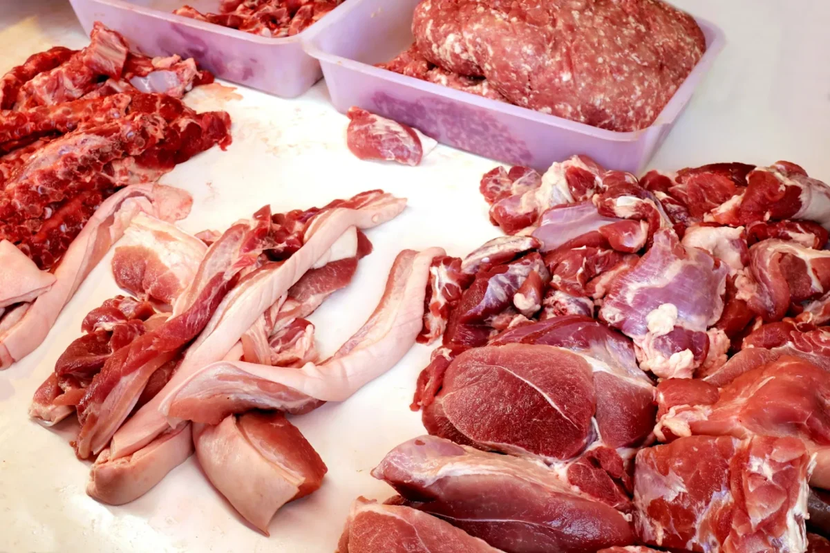 Ngành Thịt Lợn Toàn Cầu 2026: Dự Báo Tăng Trưởng Không Đồng Đều Và Biến Động Thương Mại